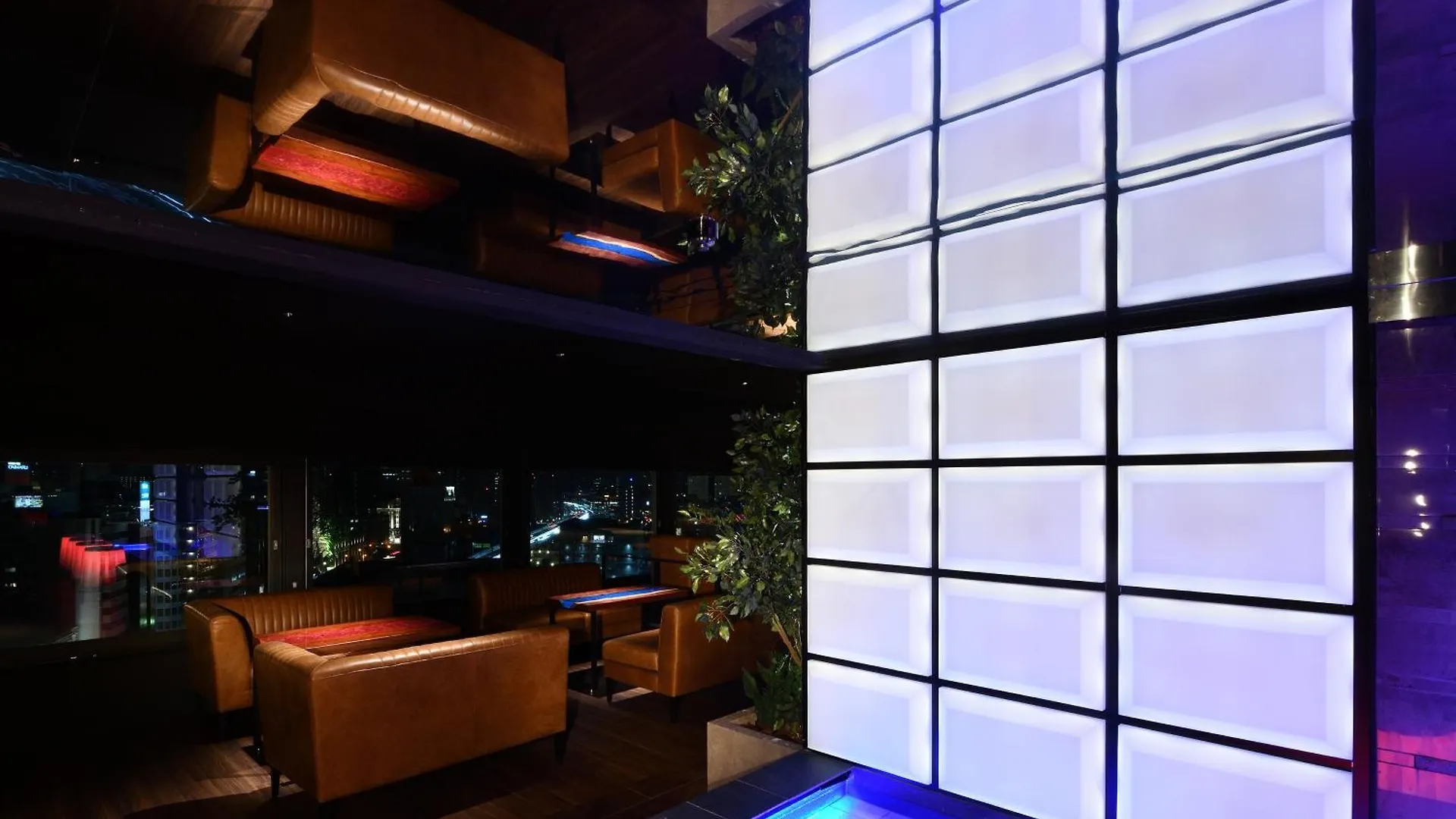 Kobe Port Tower Hotel 4*,  Japan