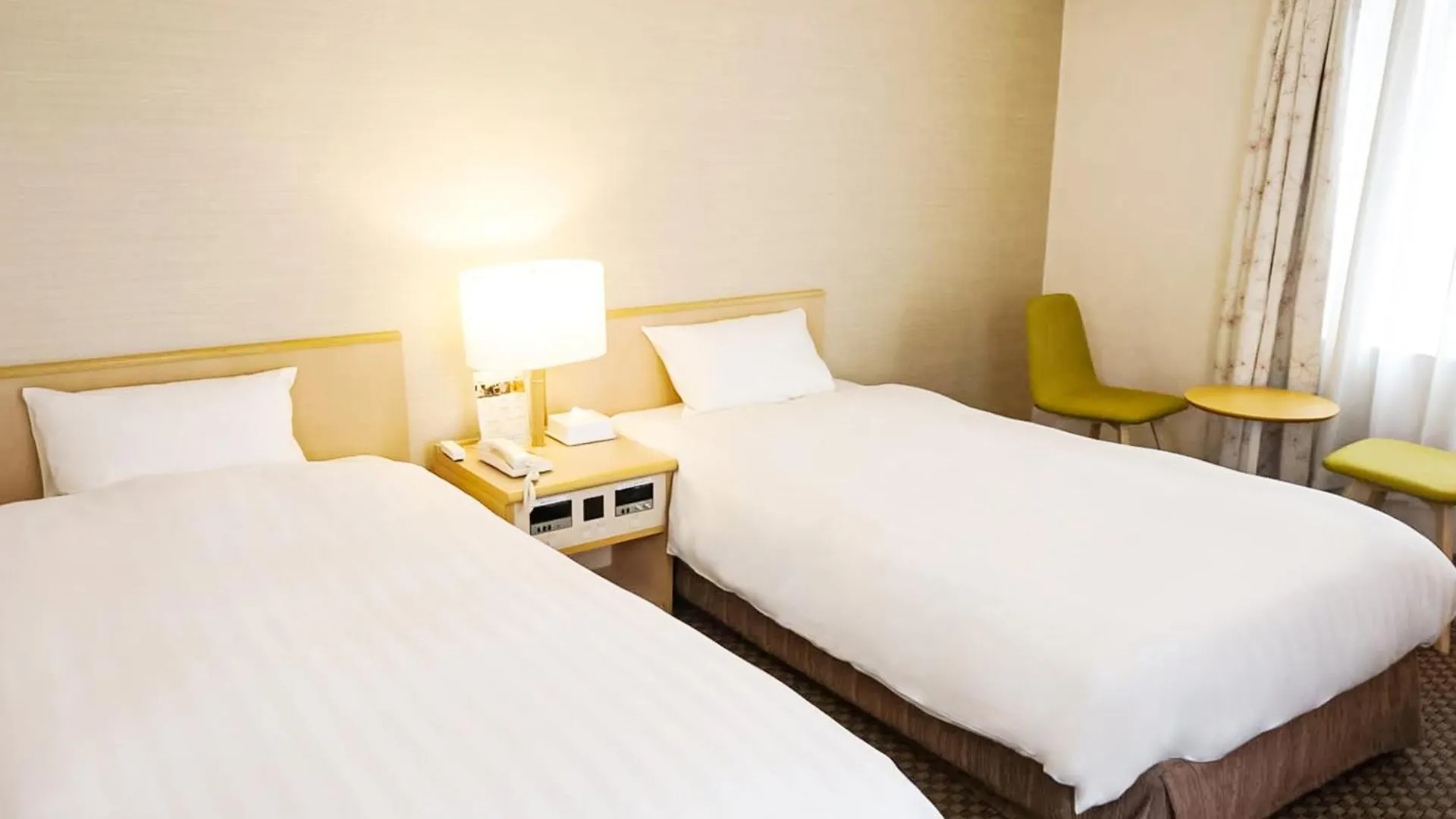 Kobe Port Tower Hotel 4*,  Japan