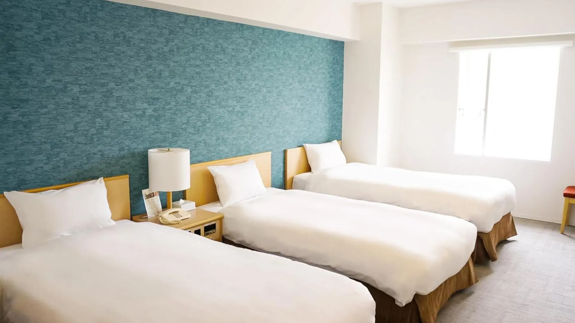 Kobe Port Tower Hotel 4*,