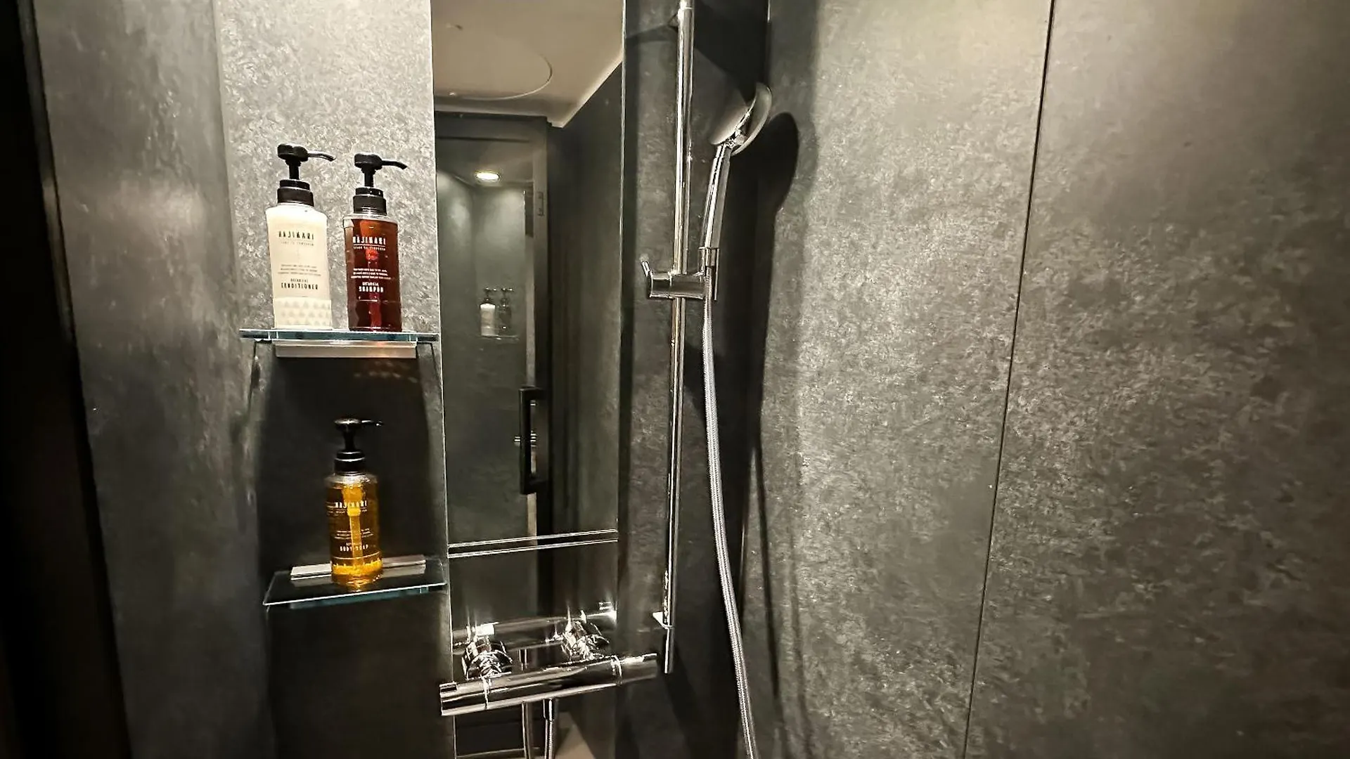 Kobe Port Tower Hotel 4*,  Japan