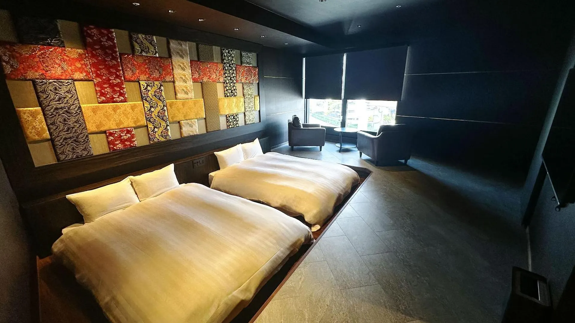 Kobe Port Tower Hotel 4*,  Japan