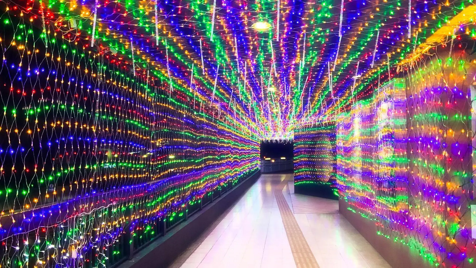 Kobe Port Tower Hotel 4*,  Japan